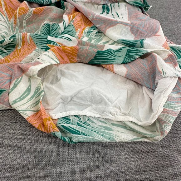 MOD On Trend Floral‎ Wrap Romper  V-Neck Ruffled Trim Spaghetti Straps Medium - Picture 15 of 16